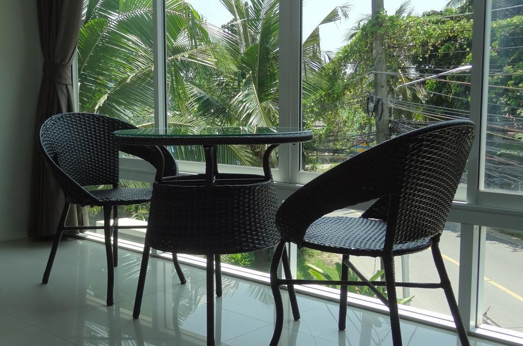 But Different Phuket Boutique Hotel Nai Harn Exterior foto