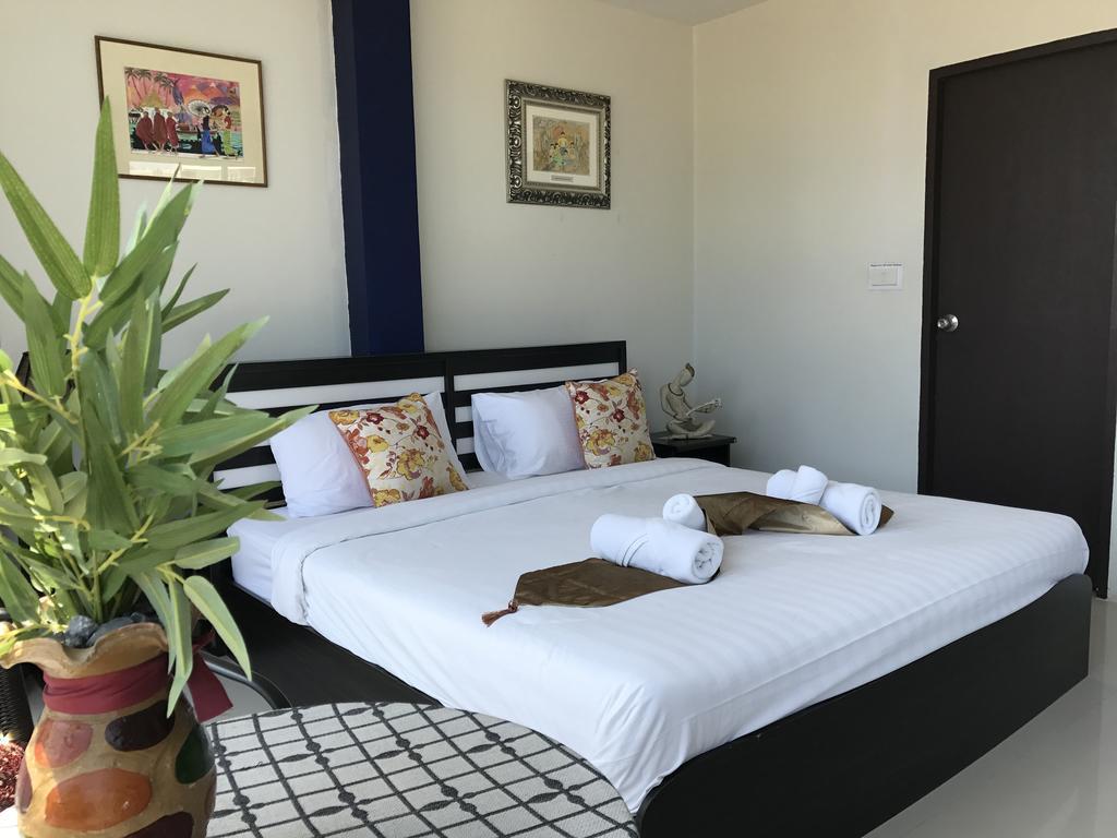 But Different Phuket Boutique Hotel Nai Harn Exterior foto