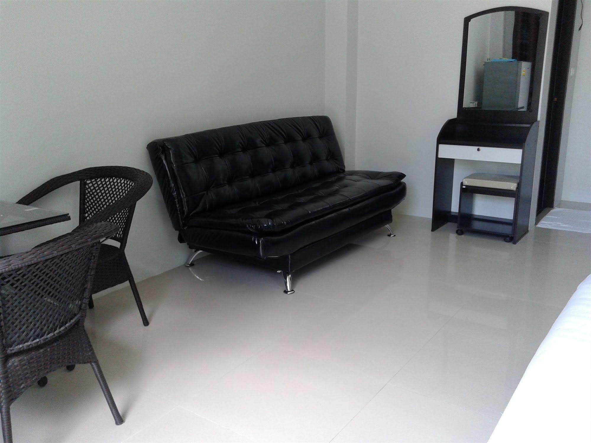 But Different Phuket Boutique Hotel Nai Harn Exterior foto