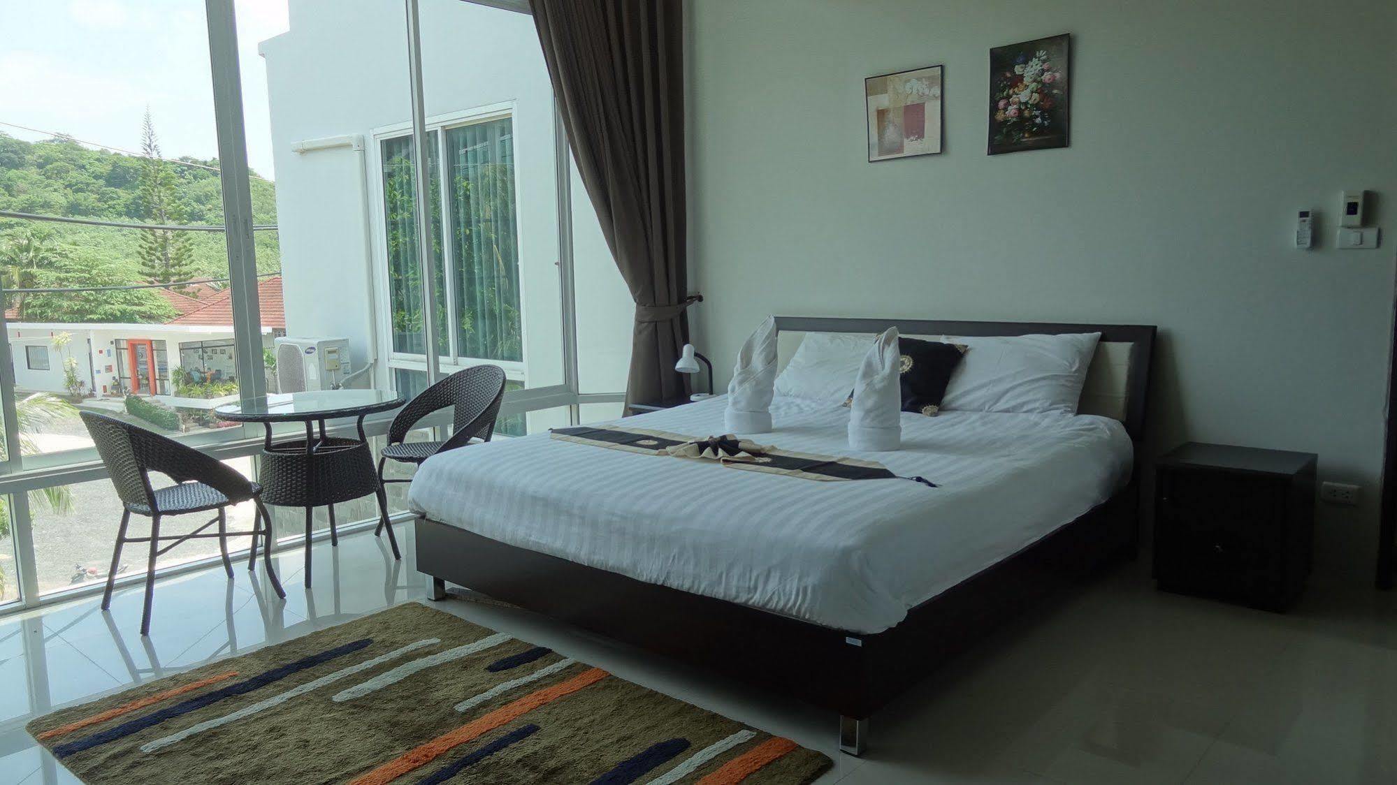 But Different Phuket Boutique Hotel Nai Harn Exterior foto
